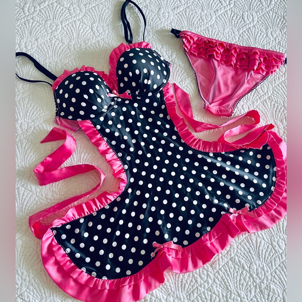 Victoria’s Secret Polkadot 2 Pc Apron French Maid Ruffle Panty 2010 Set